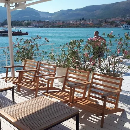 Guest house Alexante 4*