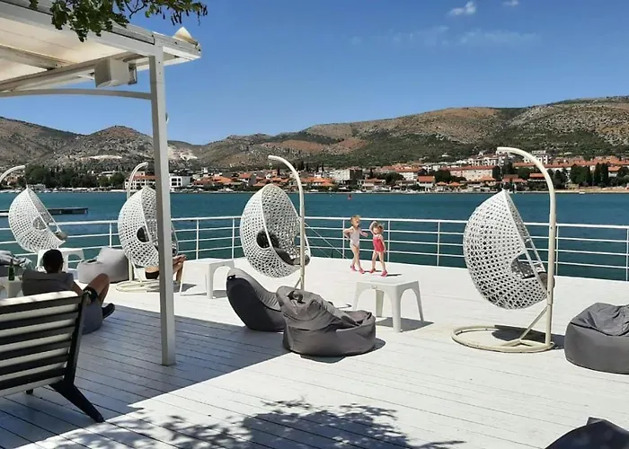 Alexante Τρογκίρ