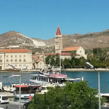 Pensión Alexante 4*